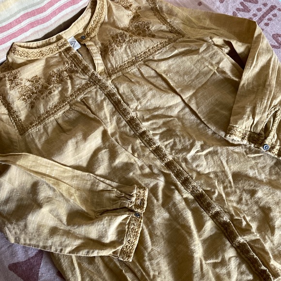 St. John’s bay Embroidered shirt - Picture 3 of 12